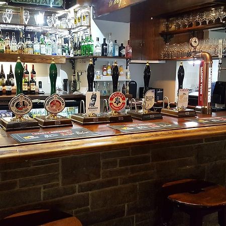 The Rose And Crown Hotell Huddersfield Exteriör bild