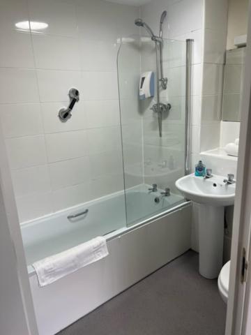 The Rose And Crown Hotell Huddersfield Exteriör bild