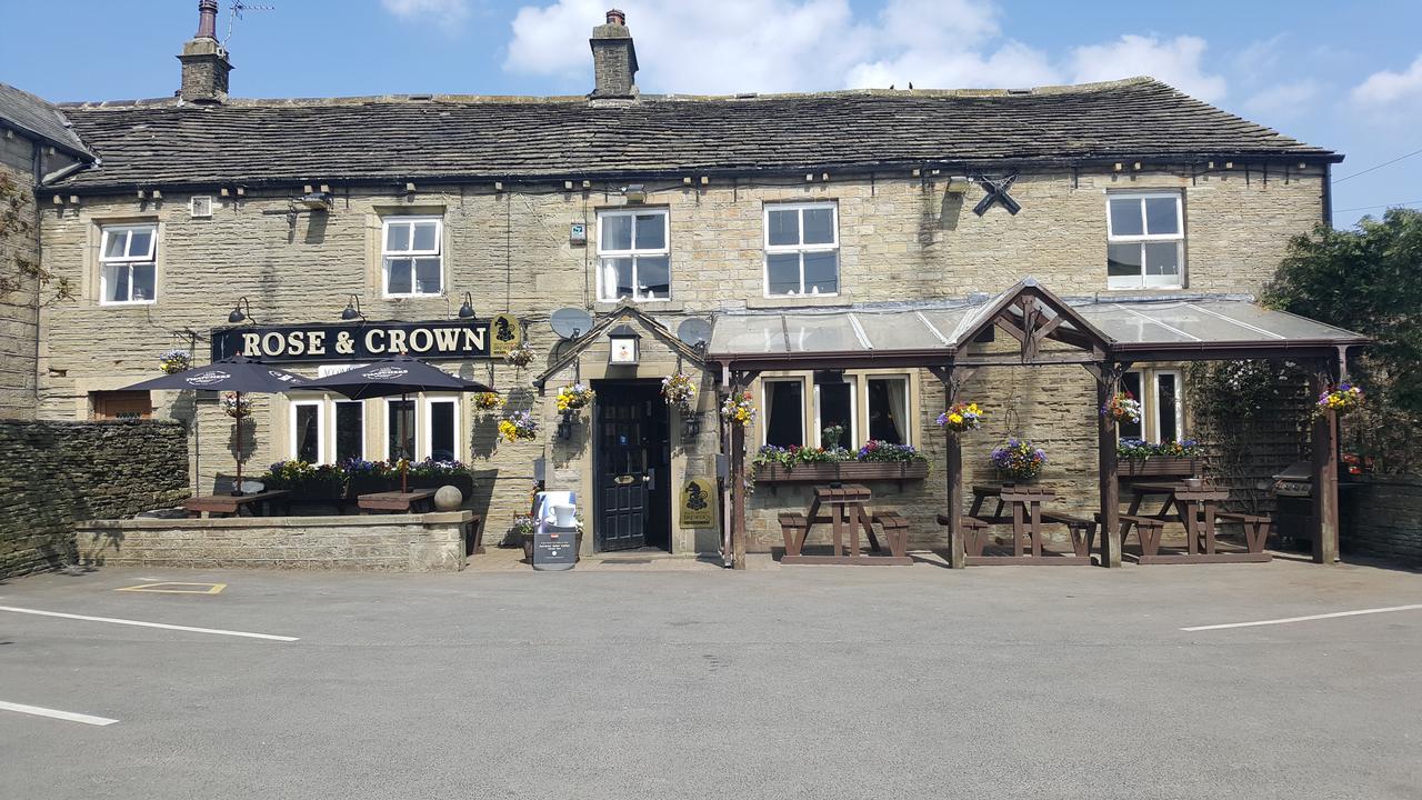 The Rose And Crown Hotell Huddersfield Exteriör bild
