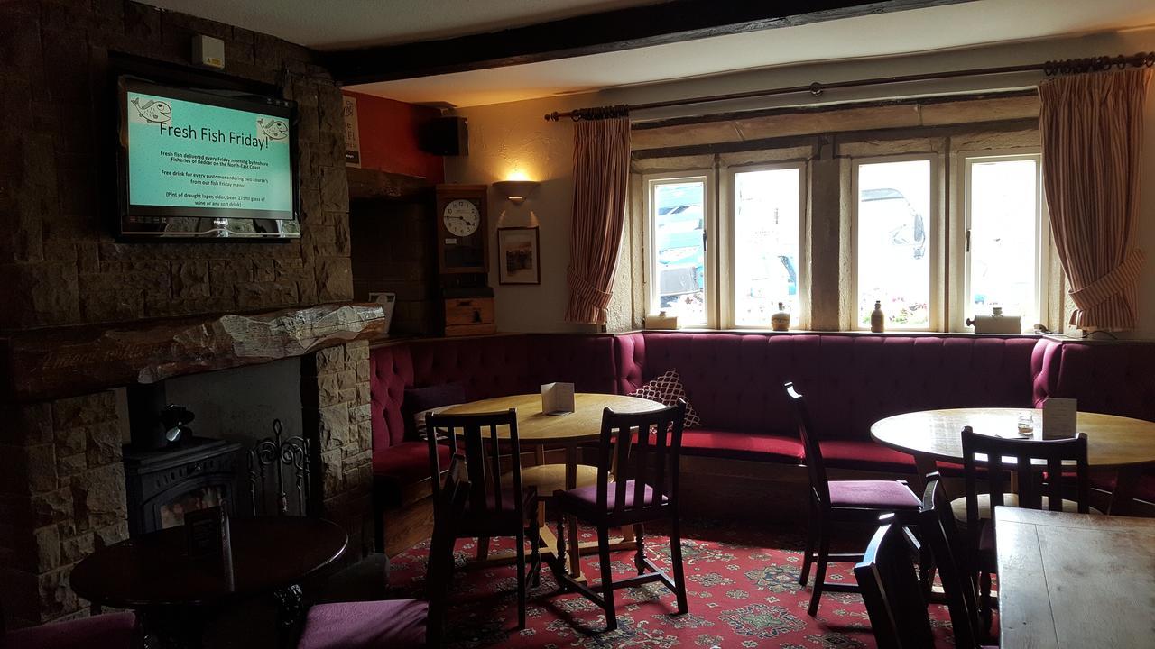 The Rose And Crown Hotell Huddersfield Exteriör bild